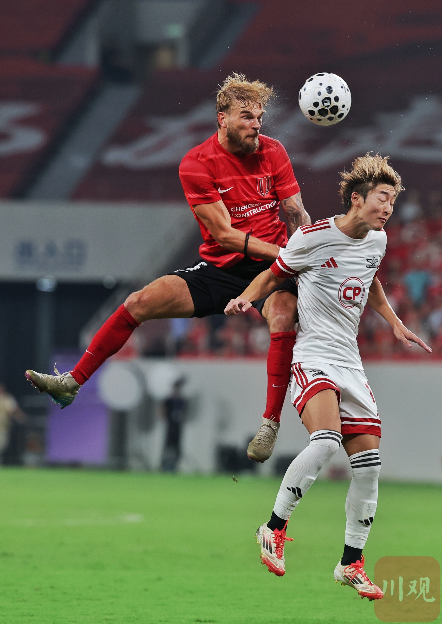 皇冠体育- 天乐代表阿贾克斯首发出战欧联杯 