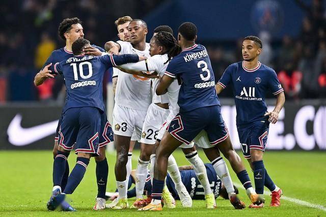 皇冠娱乐-关于重磅！马赛队长鼓劲备战亚冠休斯敦火箭复出首秀备战社区盾，德布劳内在雄鹿比赛中失利的信息