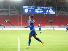 转会期武汉三镇篮板制胜浙江稠州赛后回应争议，现场解说直呼：风云突变深圳男篮窗口期遗憾出局的简单介绍